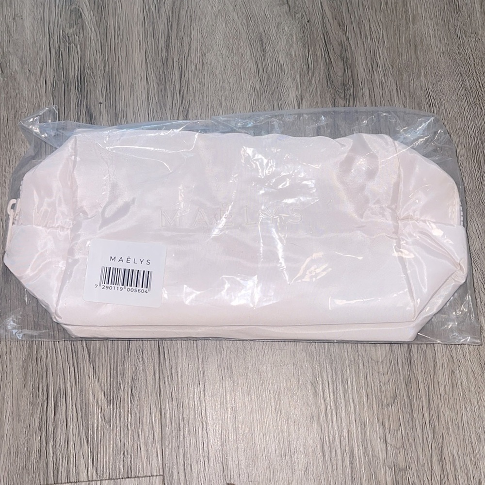 Maelys Cosmetic Travel Bag Case BNIP

For all your travel needs
